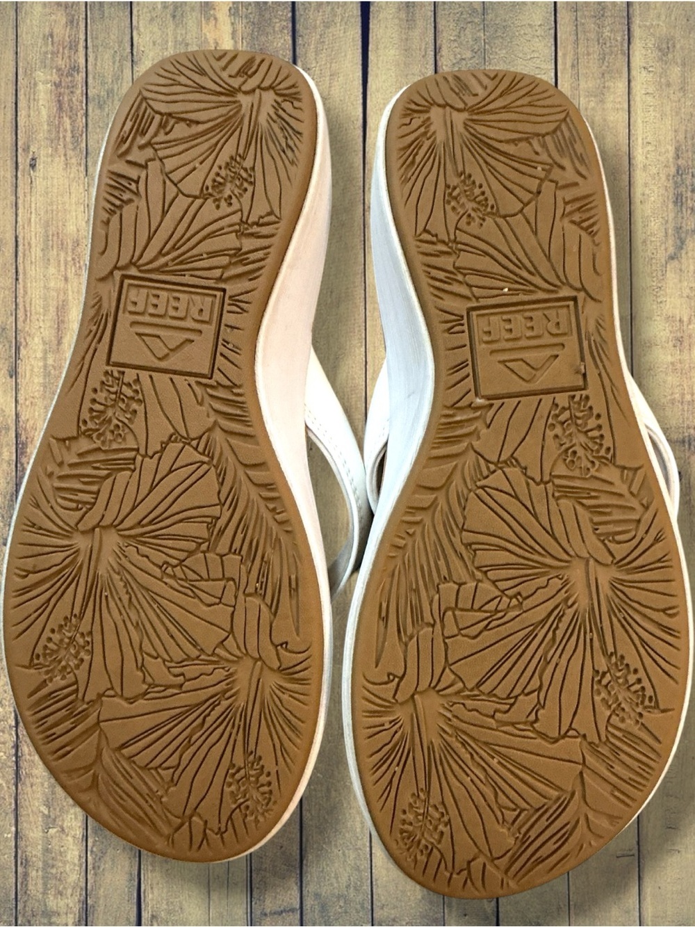 🌺Reef Cushion Cloud White Tan Women's Sandal - Picture 4 of 5